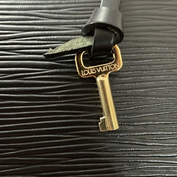 Louis Vuitton Epi Monceau 28 (FULL SET) - Picture 6 of 16